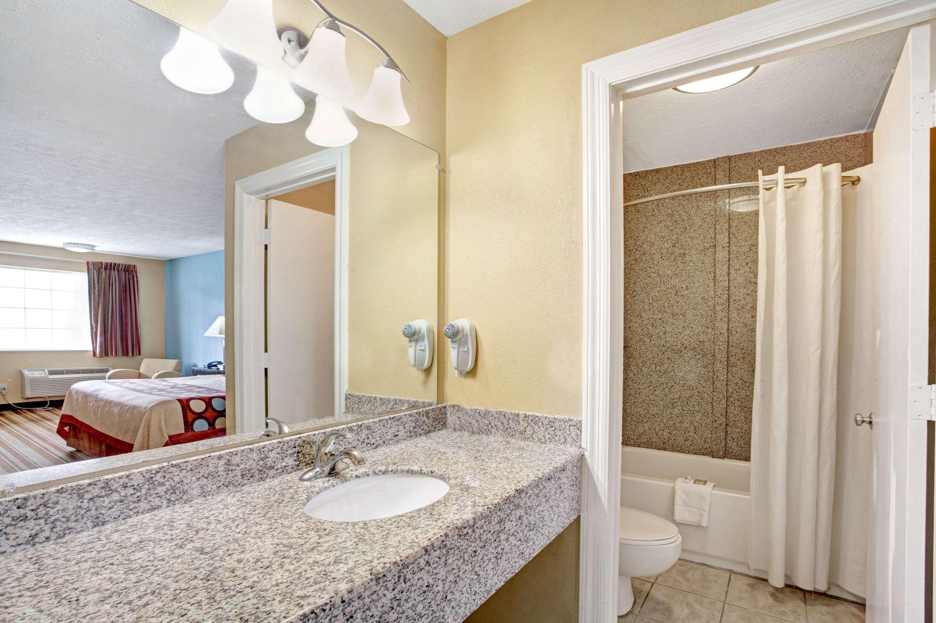 Super 8 By Wyndham Whites Creek/ Nashville Nw Area Екстериор снимка