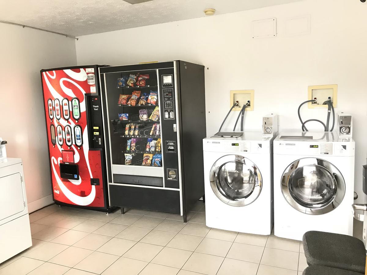 Super 8 By Wyndham Whites Creek/ Nashville Nw Area Екстериор снимка